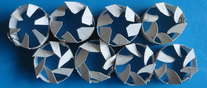 Photo de differents essais de turbine statique en carton.